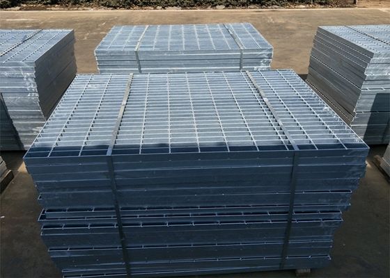 25x5 जस्ती धातु कैटवॉक फ़्लोरिंग Q345 औद्योगिक प्लेटफ़ॉर्म