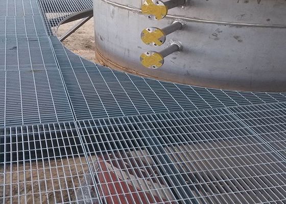 वेयरहाउस रैक के लिए प्रेशर लॉक फ्लोर फोर्ज वॉकवे स्टील ग्रेटिंग