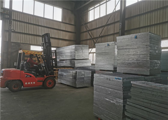 स्टेनलेस स्टील 304 वेल्डेड स्टील ग्रेटिंग वॉकवे 40x5x3 असर बार Bear