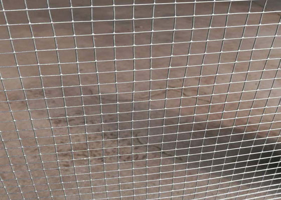 चिकन कॉप के लिए 1.5 * 1.5 सेमी वेल्डेड वायर मेष बाड़ 4x8 वेल्डेड वायर पैनल