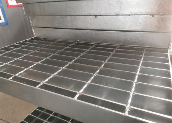 स्टेडियम नालियों के लिए एंटी स्किड लो कार्बन स्टील ग्रेटिंग प्लेट 65x5 मिमी