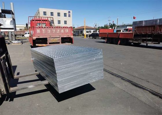 स्किड प्रूफ कार्बन स्टील ड्राइववे ड्रेनेज ग्रेट्स 65x5 मिमी फ्लोर वॉकवे