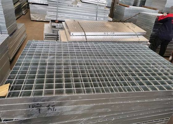 3 एक्स 25 मिमी हेवी ड्यूटी जस्ती तल झंझरी धातु निर्माण सामग्री