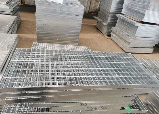 Q235 स्किड प्रूफ जस्ती ड्राइववे ग्रेट्स लाइट स्ट्रक्चर 32x5mmx
