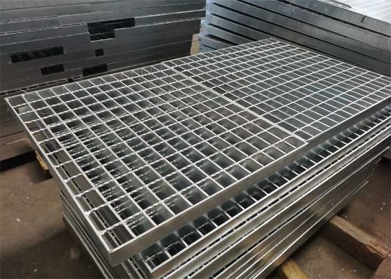Q235 स्किड प्रूफ जस्ती ड्राइववे ग्रेट्स लाइट स्ट्रक्चर 32x5mmx