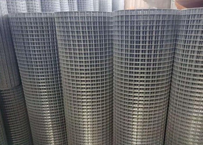 स्टेनलेस स्टील वेल्डेड वायर मेष बाड़ पैनल 3.8 मिमी 12 गेज वायर मेष बाड़ लगाना